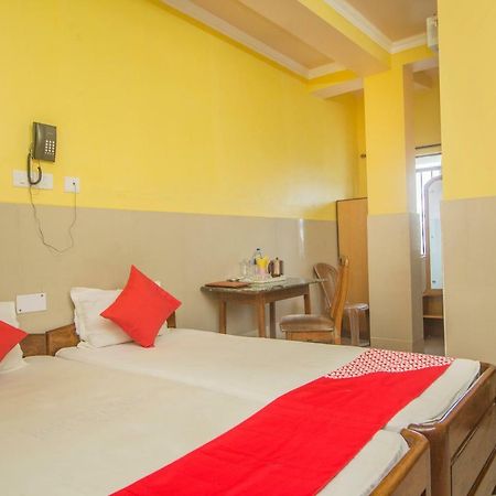 Oyo 44995 Royal Park Hotel Māldah Kültér fotó