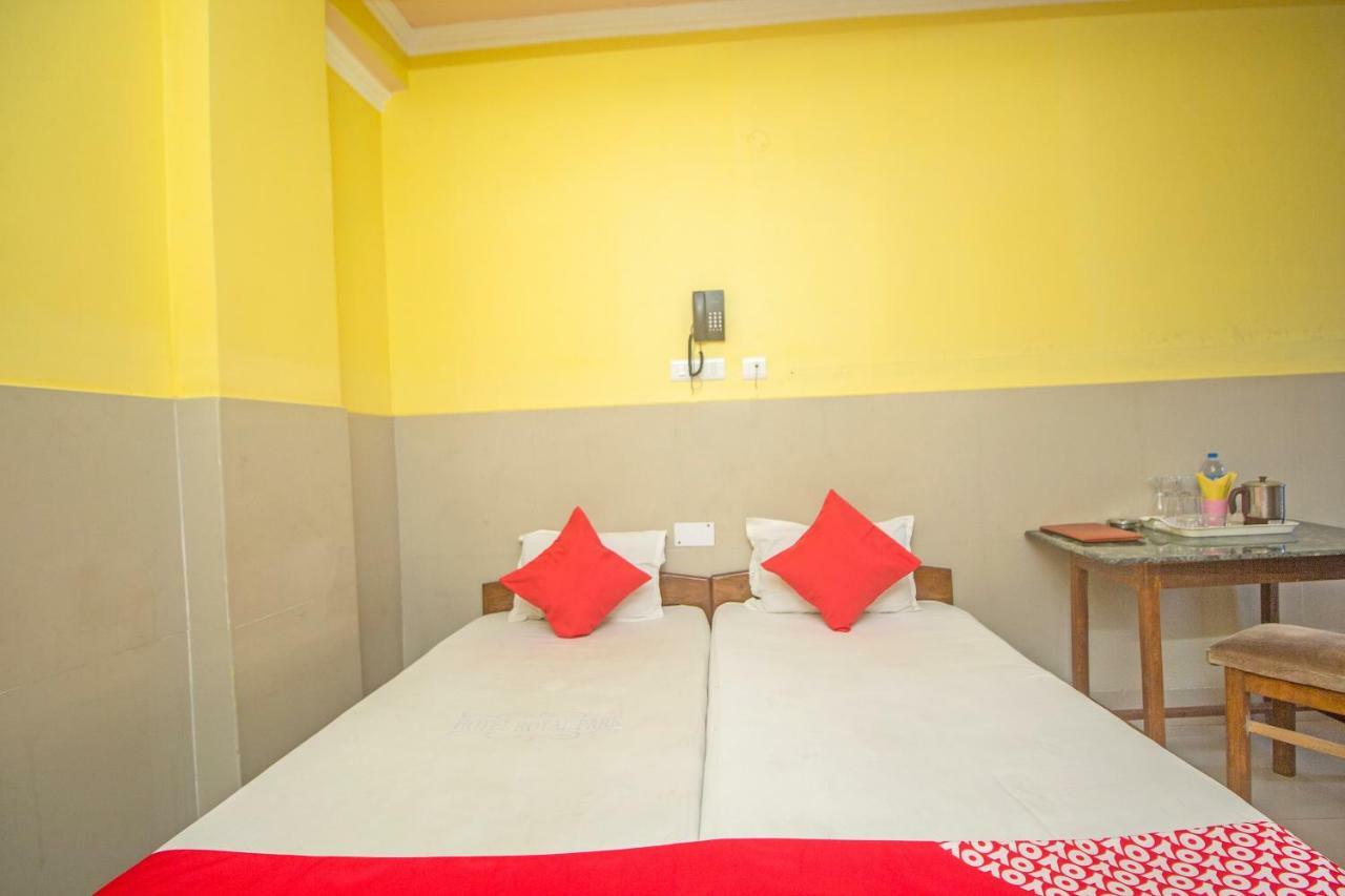 Oyo 44995 Royal Park Hotel Māldah Kültér fotó