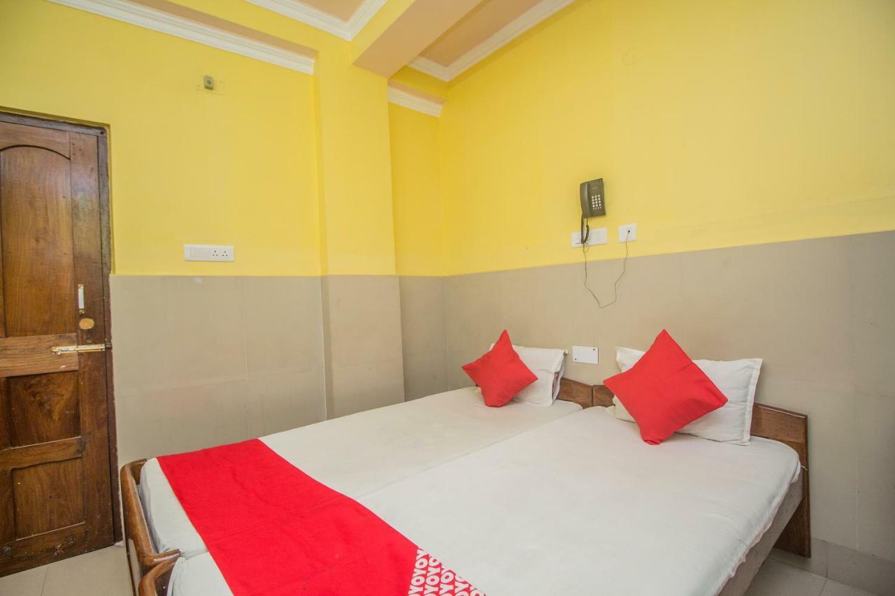 Oyo 44995 Royal Park Hotel Māldah Kültér fotó