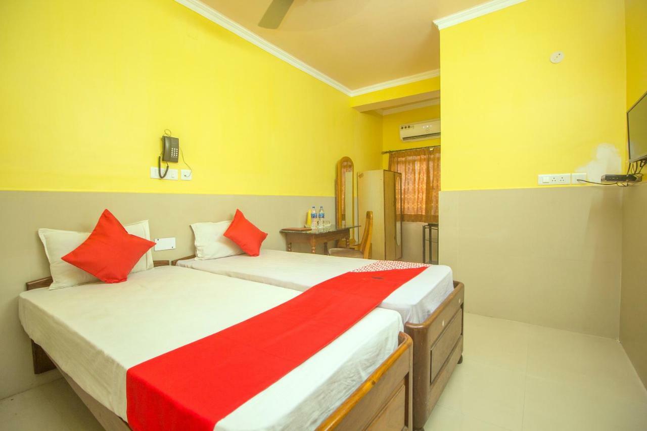 Oyo 44995 Royal Park Hotel Māldah Kültér fotó