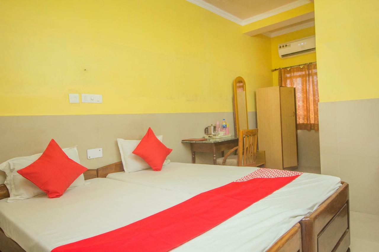Oyo 44995 Royal Park Hotel Māldah Kültér fotó