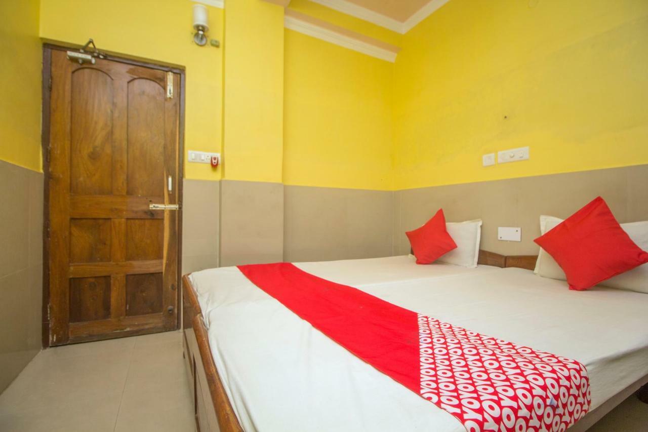 Oyo 44995 Royal Park Hotel Māldah Kültér fotó